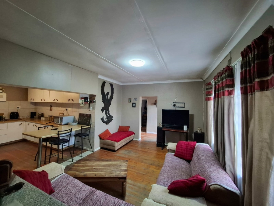 4 Bedroom Property for Sale in Oakdale Western Cape
